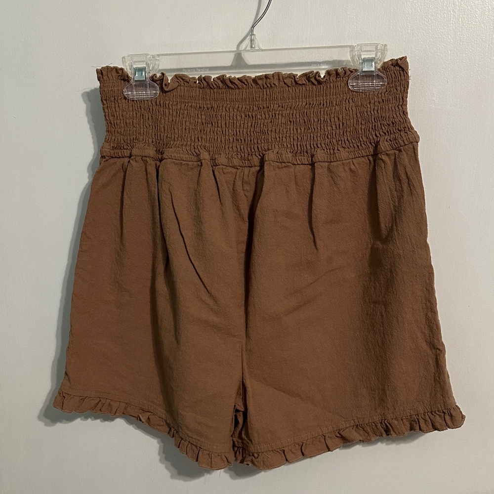 Brown Women's Ruffle Hem high waist Shorts size medium
